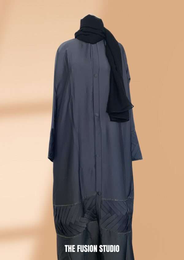 Sophisticated Grey Abaya with Minimalist Design