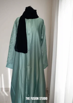 Sophisticated Green Abaya with Fine Embroidery – elegant free size abaya for women